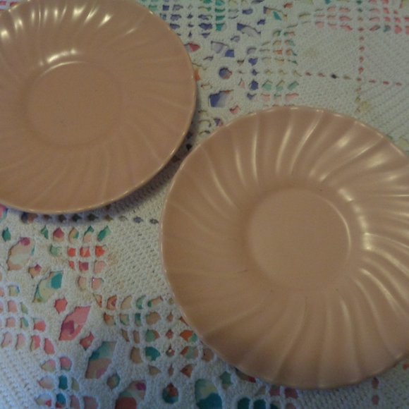 VINTAGE FRANCISCAN 2 SALMON COLORED SAUCERS - Picture 5 of 6